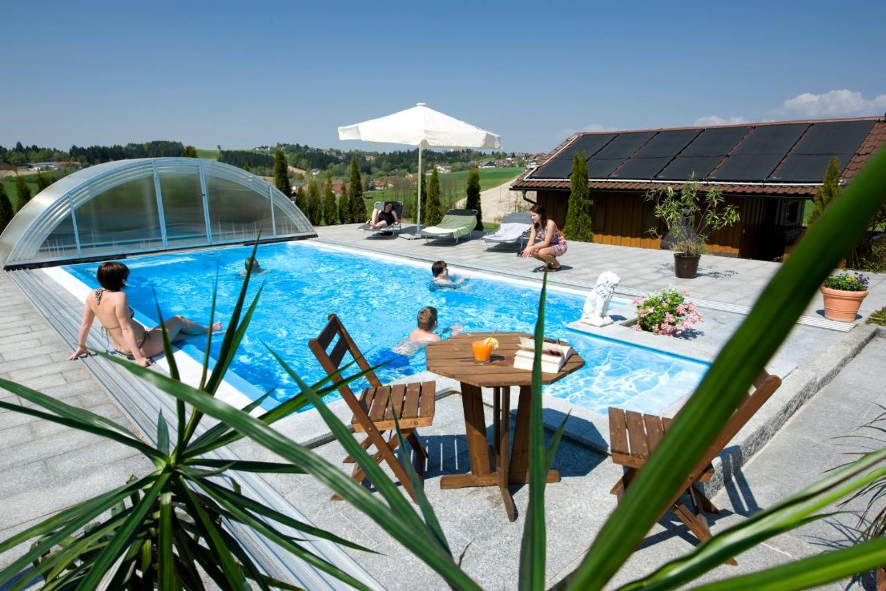 Pension Ambros Büchlberg Extérieur photo