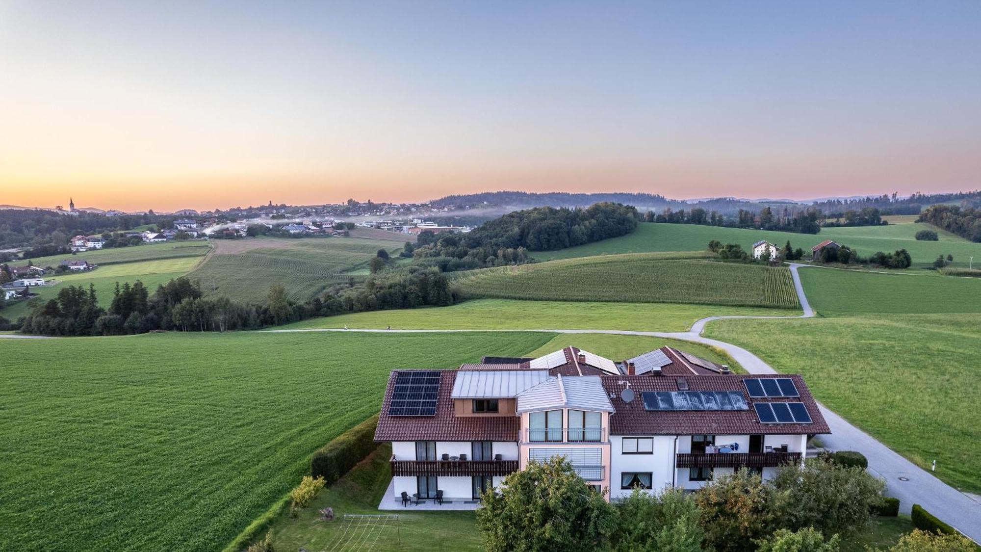 Pension Ambros Büchlberg Extérieur photo